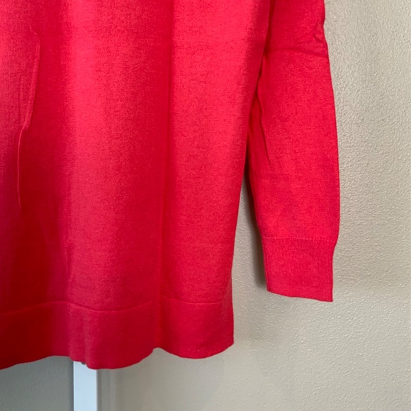 GAP Luxelight Perfect V-neck Sweater - Picture 16 of 16